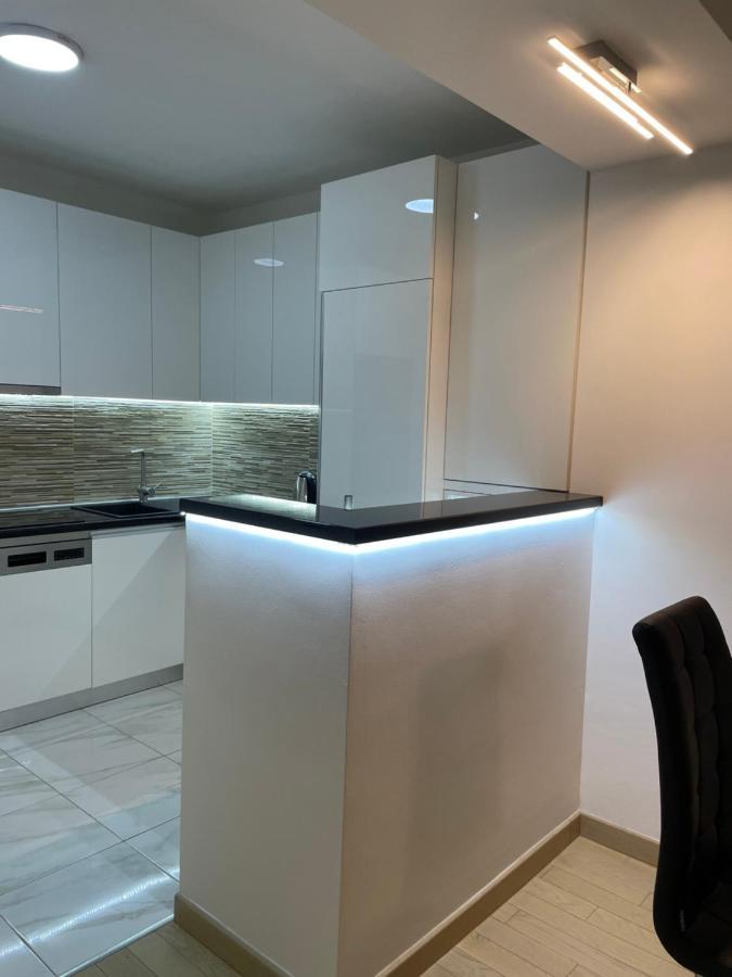 סקופיה Luka Apartments Flatiron מראה חיצוני תמונה