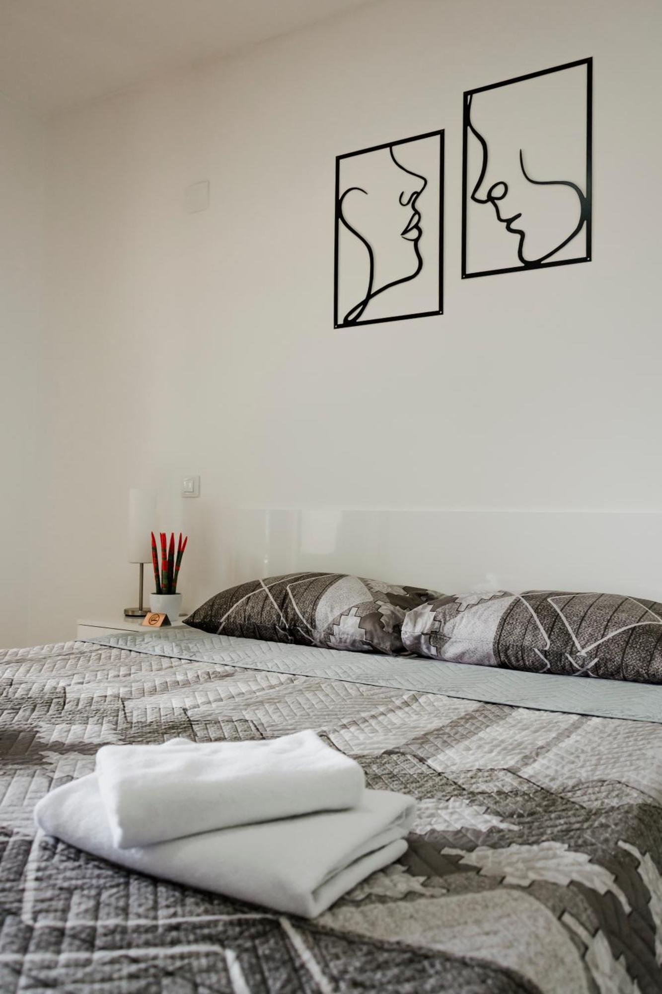 סקופיה Luka Apartments Flatiron מראה חיצוני תמונה